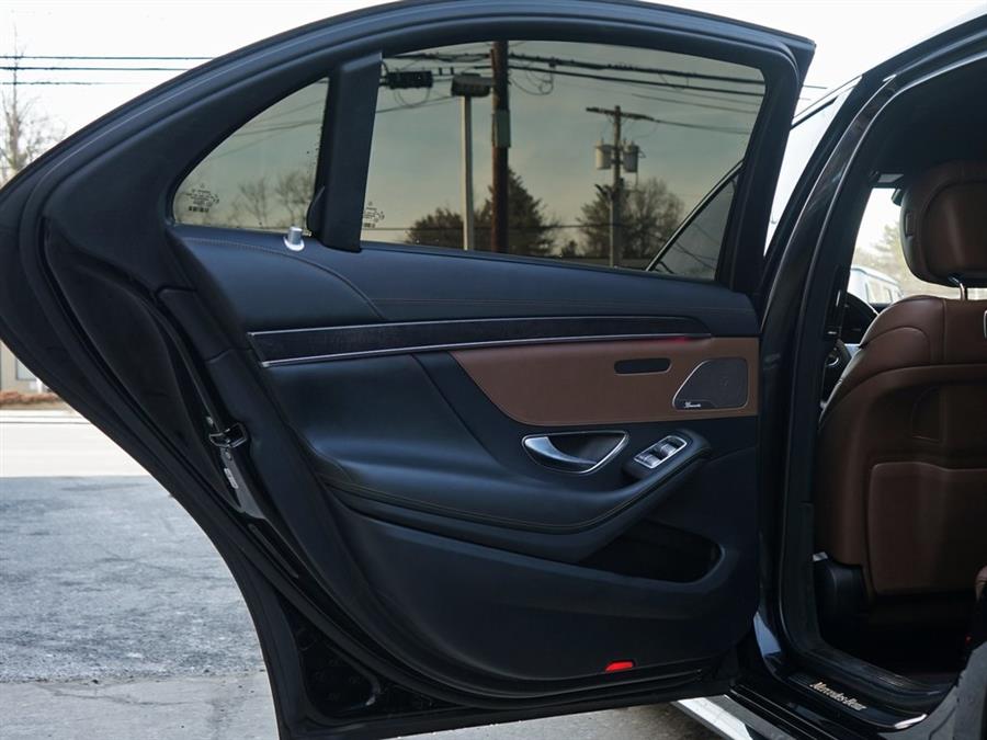 2019 Mercedes-Benz S-Class S 560 photo