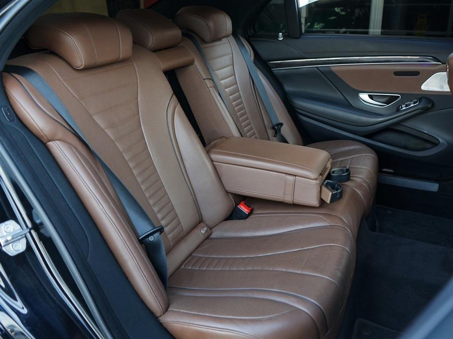 2019 Mercedes-Benz S-Class S 560 photo