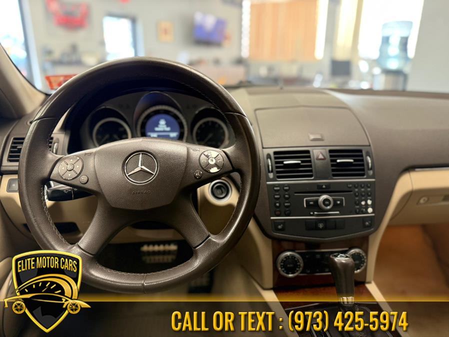 2011 Mercedes-Benz C-Class C300 4MATIC Luxury photo