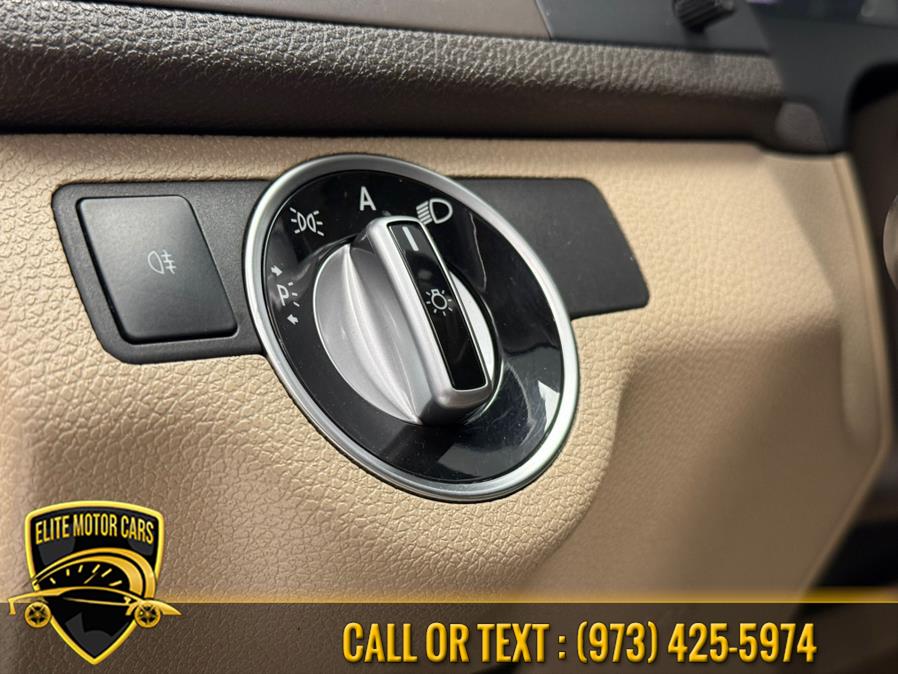2011 Mercedes-Benz C-Class C300 4MATIC Luxury photo