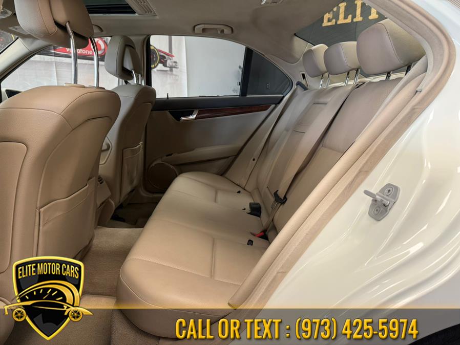 2011 Mercedes-Benz C-Class C300 4MATIC Luxury photo
