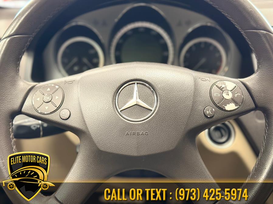 2011 Mercedes-Benz C-Class C300 4MATIC Luxury photo