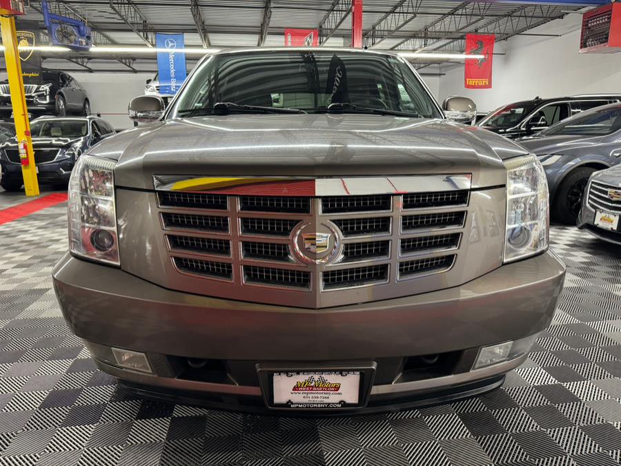 2012 Cadillac Escalade Luxury photo