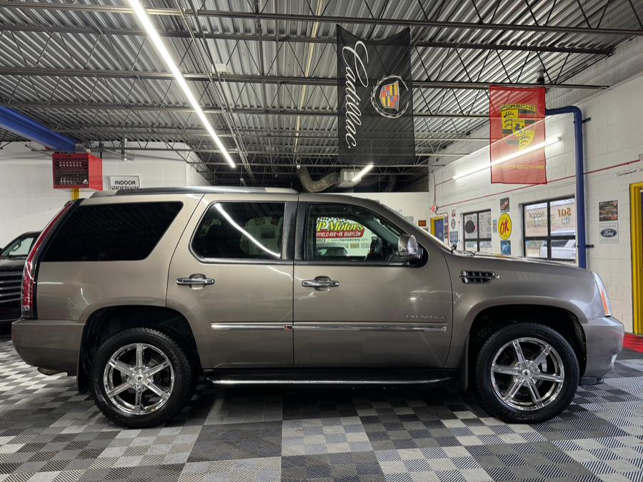 2012 Cadillac Escalade Luxury photo
