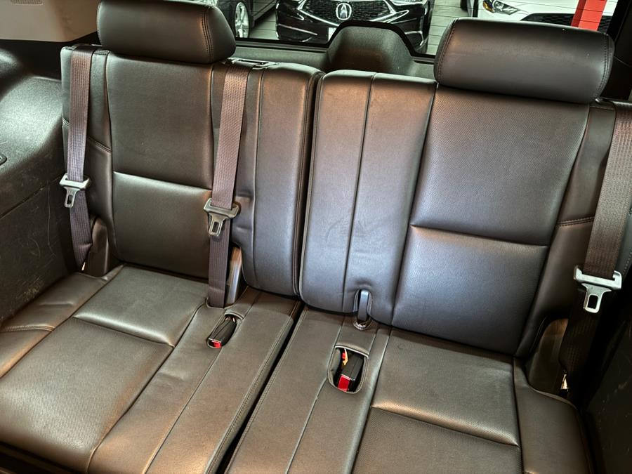 2012 Cadillac Escalade Luxury photo