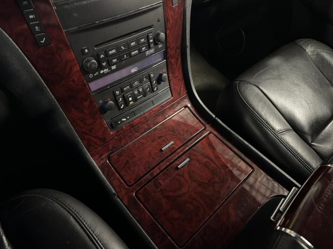 2012 Cadillac Escalade Luxury photo