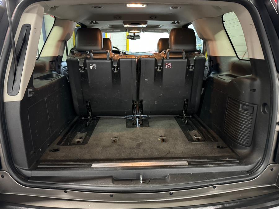 2012 Cadillac Escalade Luxury photo