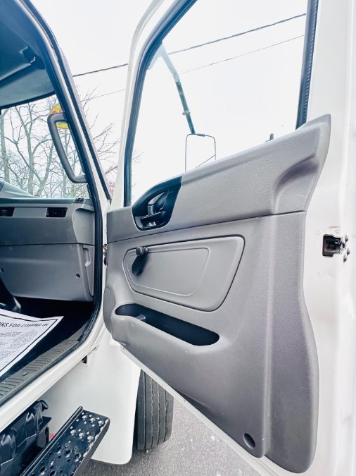 2020 International MV BOX TRUCK photo