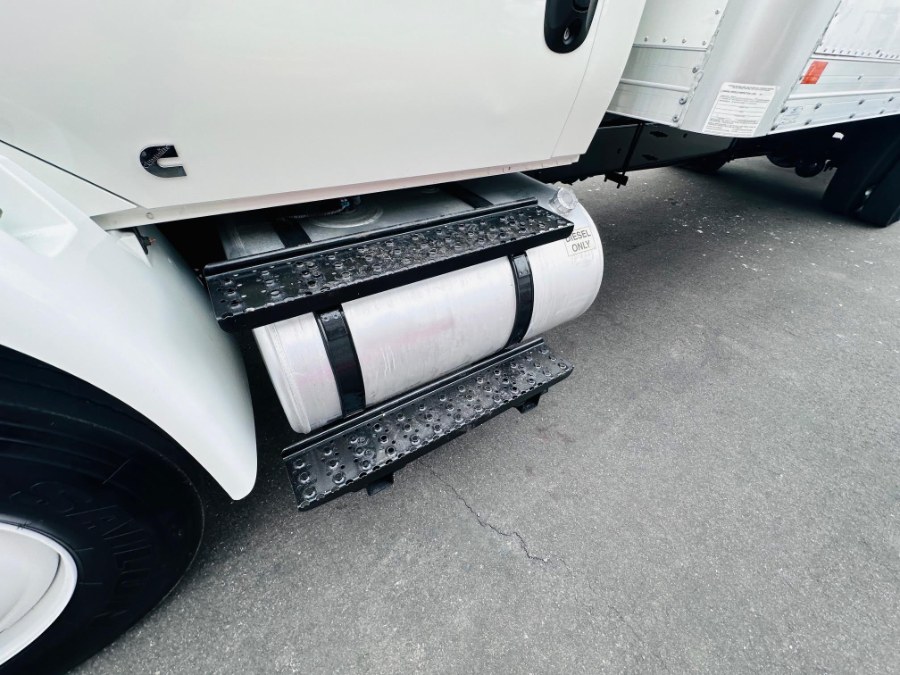2020 International MV BOX TRUCK photo