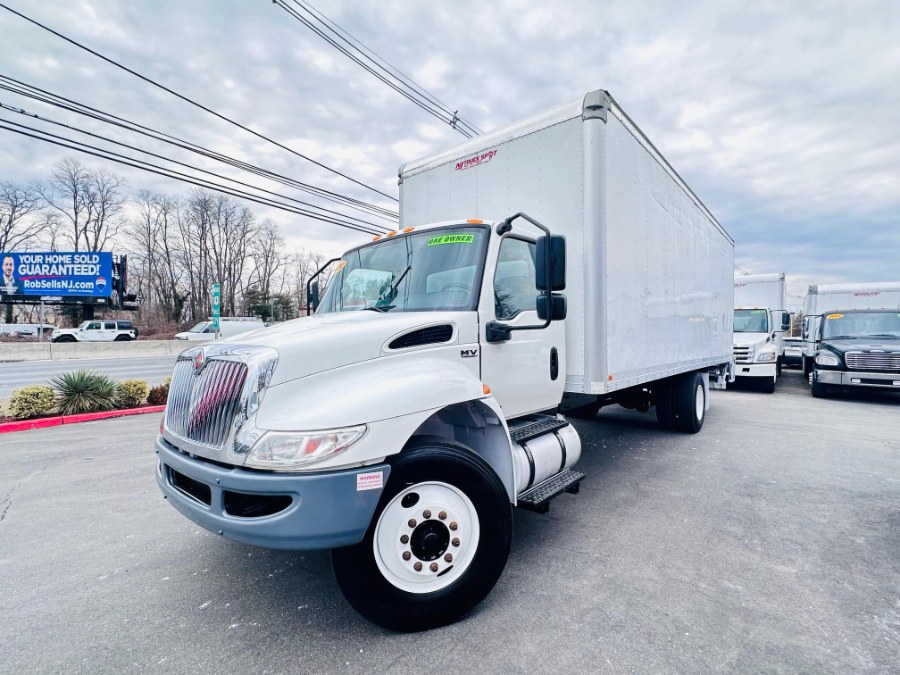 2020 International MV BOX TRUCK photo