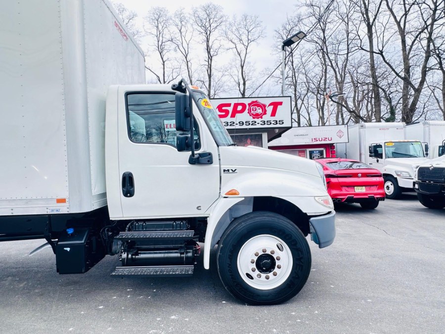 2020 International MV BOX TRUCK photo