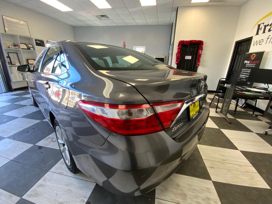 2016 Toyota Camry 4dr Sdn I4 Auto LE (Natl) photo