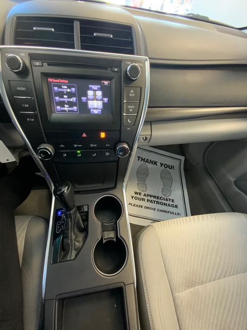 2016 Toyota Camry 4dr Sdn I4 Auto LE (Natl) photo