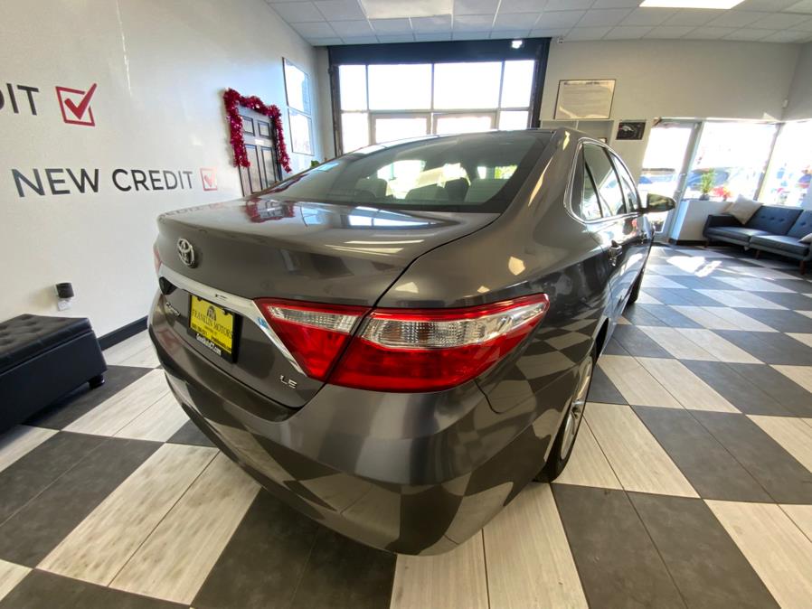 2016 Toyota Camry 4dr Sdn I4 Auto LE (Natl) photo