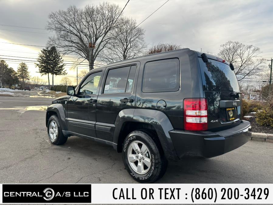 2010 Jeep Liberty Sport photo