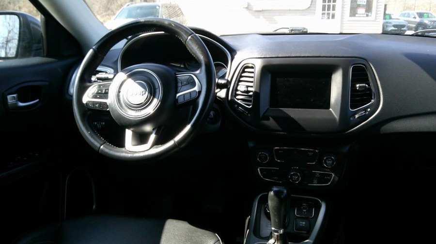 2019 Jeep Compass Latitude 4x4 photo