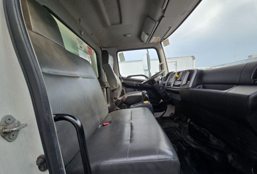 2020 Hino 268 26FT BOX TRUCK + LIFT GATE + N photo