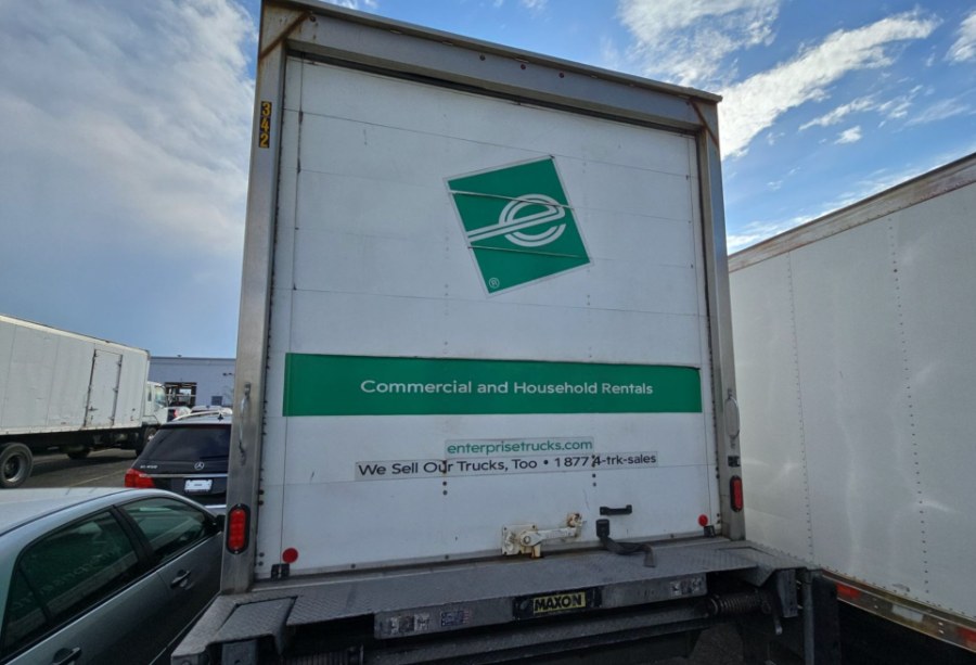 2020 Hino 268 26FT BOX TRUCK + LIFT GATE + N photo