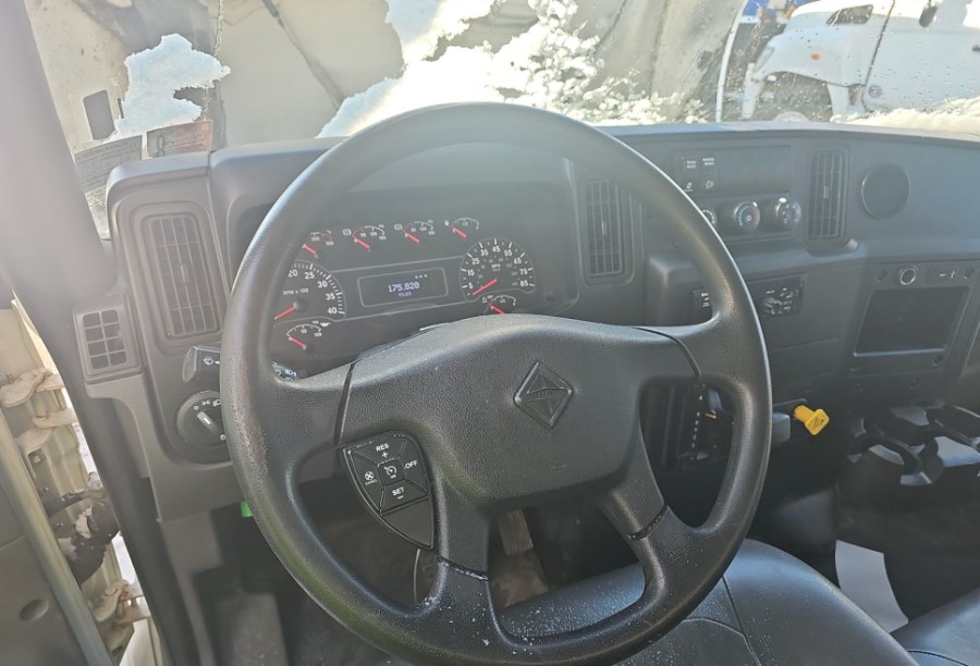 2020 International MV 26FT NON CDL TUCK AWAY LIFT GA photo