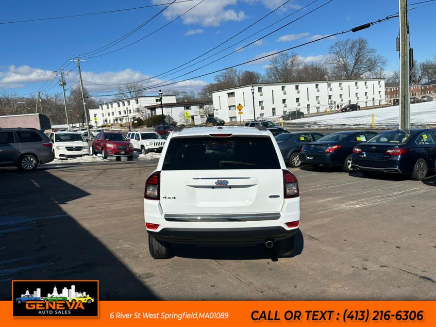 2016 Jeep Compass 4WD 4dr Latitude photo