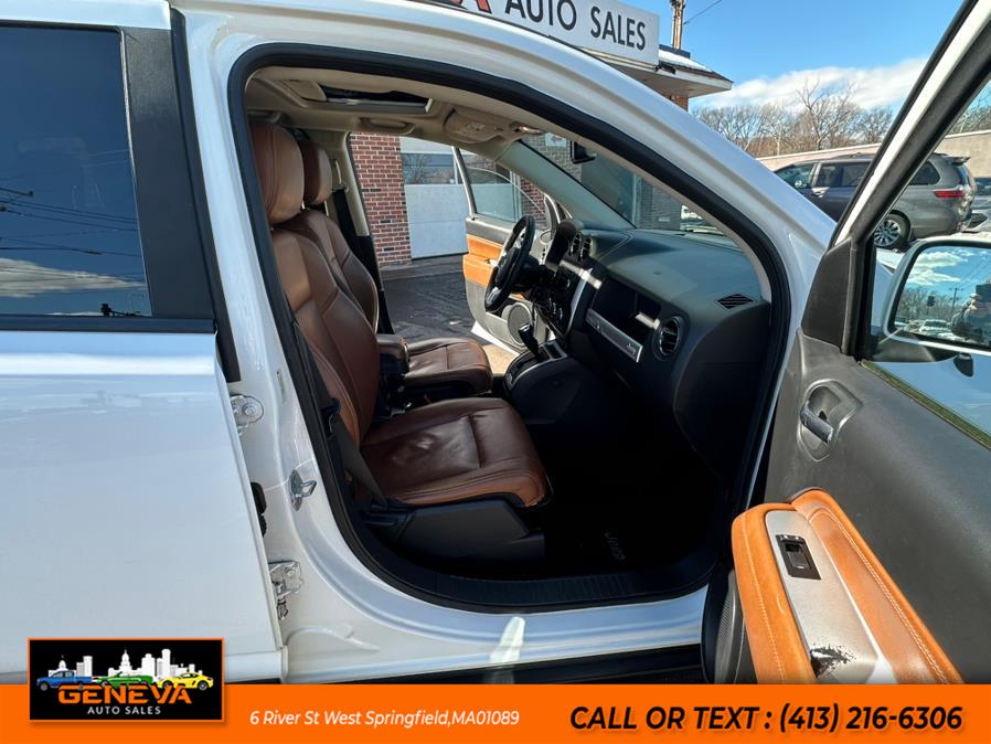2016 Jeep Compass 4WD 4dr Latitude photo