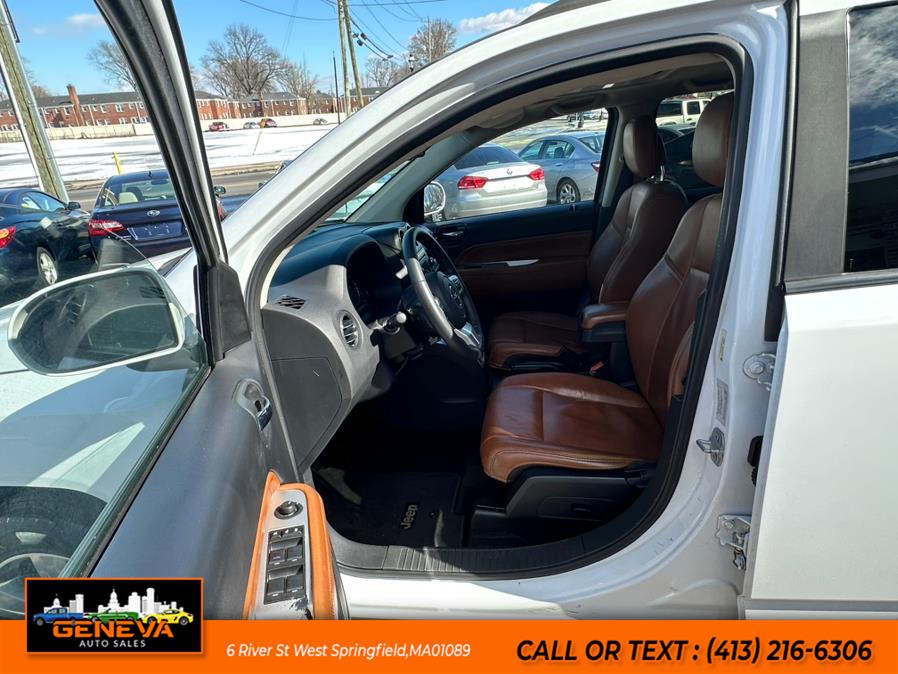 2016 Jeep Compass 4WD 4dr Latitude photo