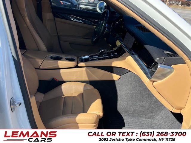 2018 Porsche Panamera 4 photo