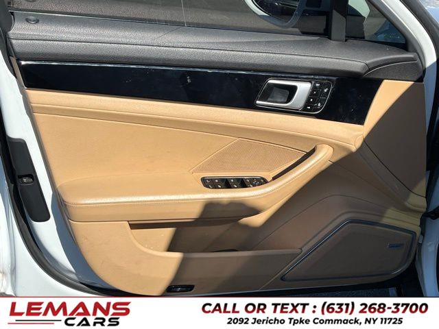 2018 Porsche Panamera 4 photo