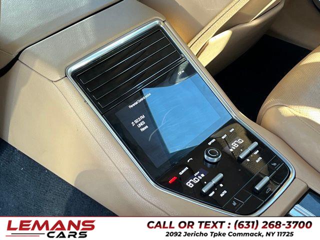 2018 Porsche Panamera 4 photo