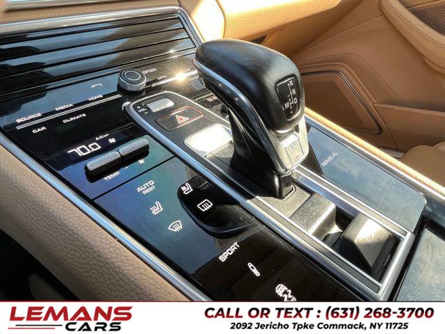 2018 Porsche Panamera 4 photo
