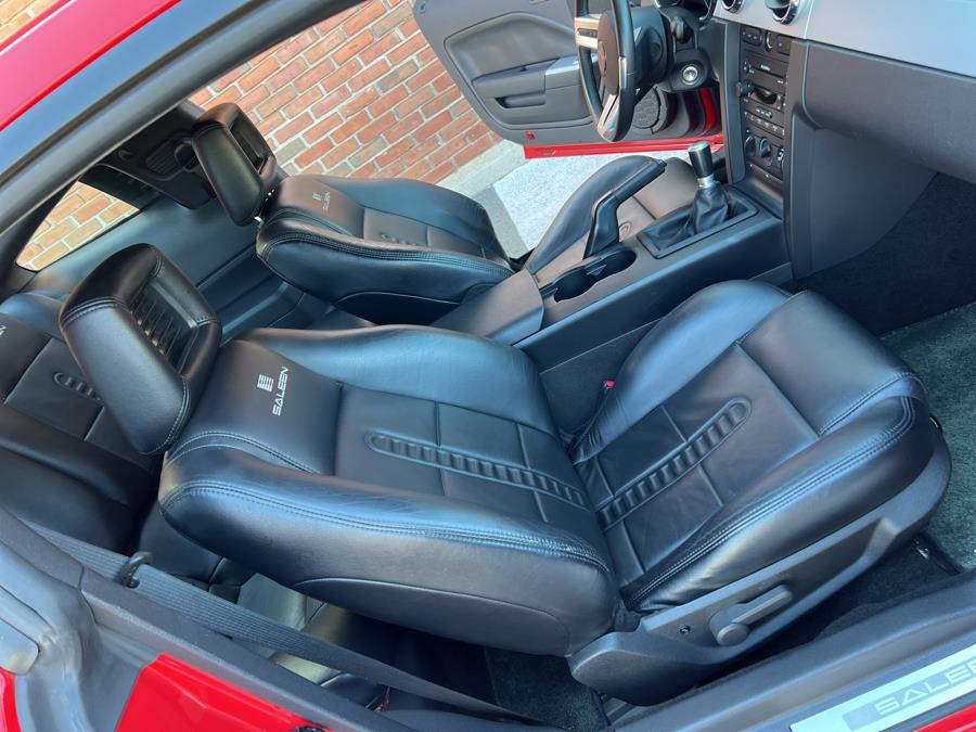 2006 Ford Mustang GT Deluxe photo