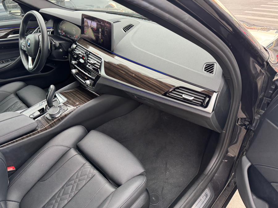2022 BMW 5-Series 530i Sedan photo