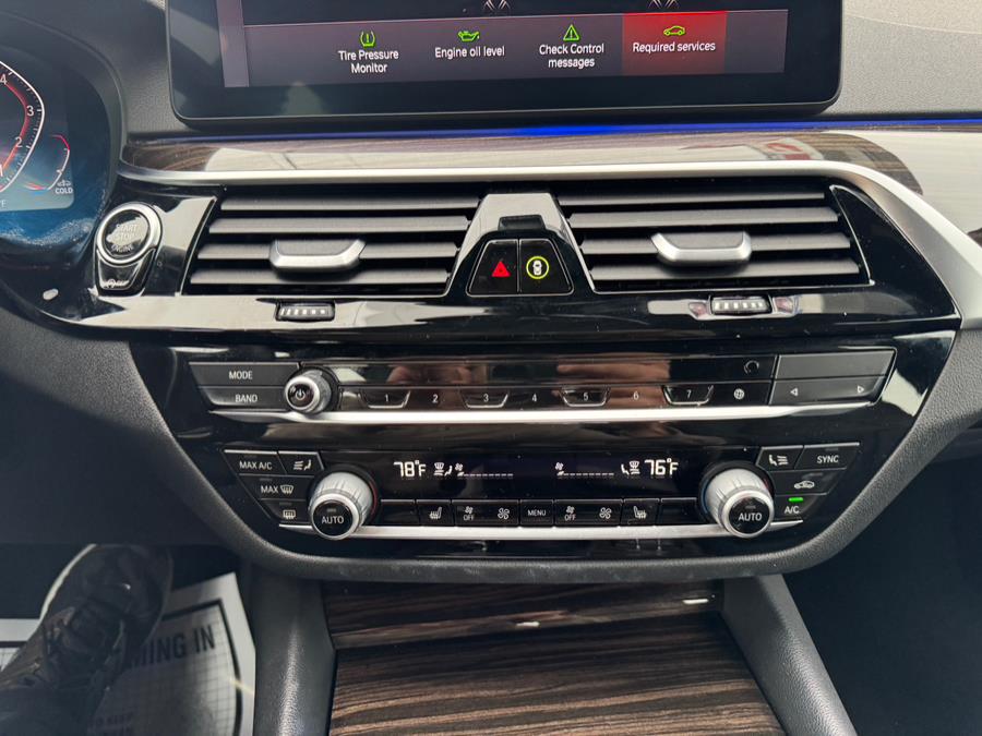2022 BMW 5-Series 530i Sedan photo