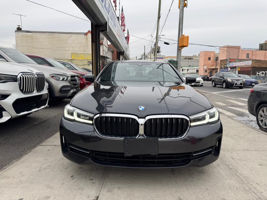 2022 BMW 5-Series 530i Sedan photo