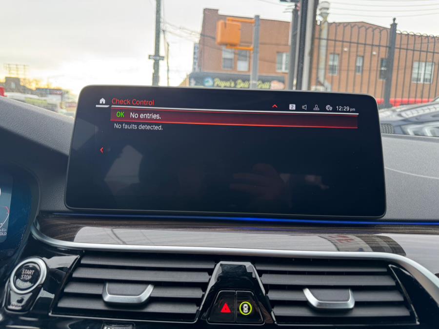 2022 BMW 5-Series 530i Sedan photo