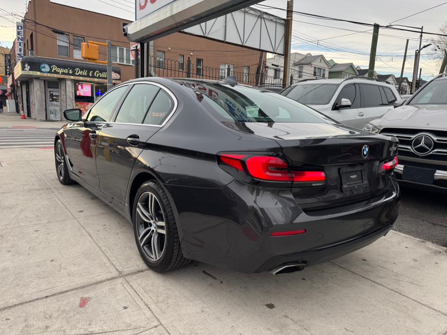 2022 BMW 5-Series 530i Sedan photo