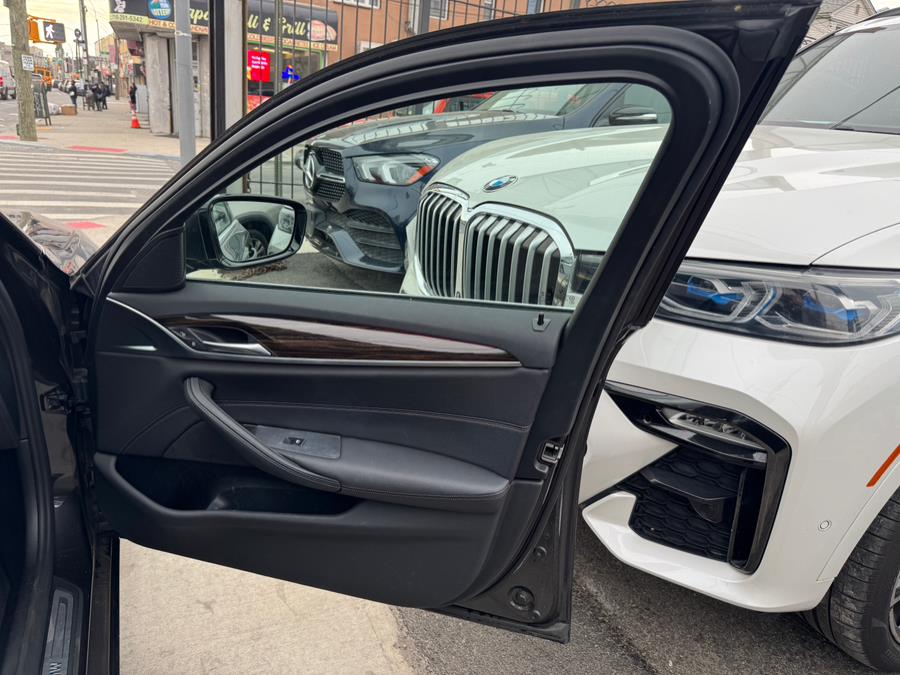 2022 BMW 5-Series 530i Sedan photo