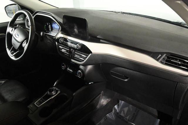 2021 Ford Escape Hybrid SEL photo