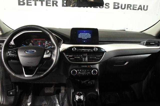 2021 Ford Escape Hybrid SEL photo