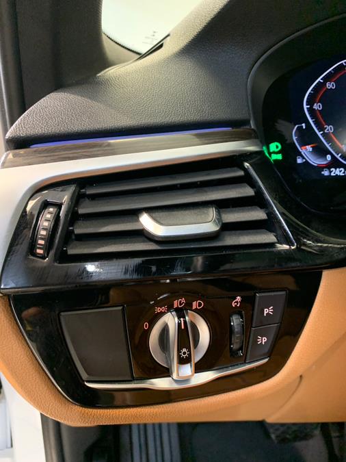 2021 BMW 5-Series 540i xDrive Sedan photo