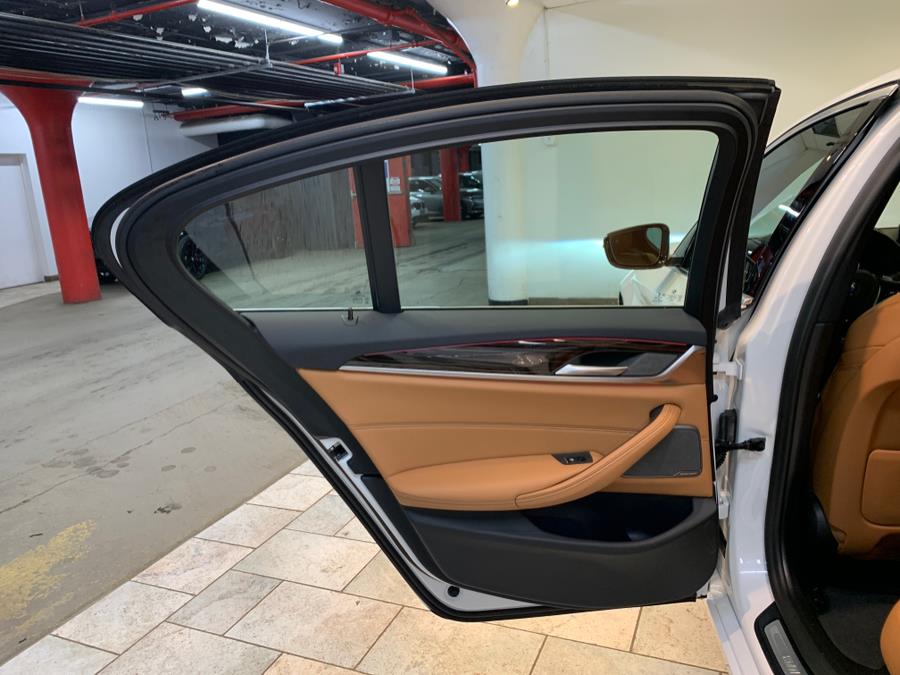 2021 BMW 5-Series 540i xDrive Sedan photo