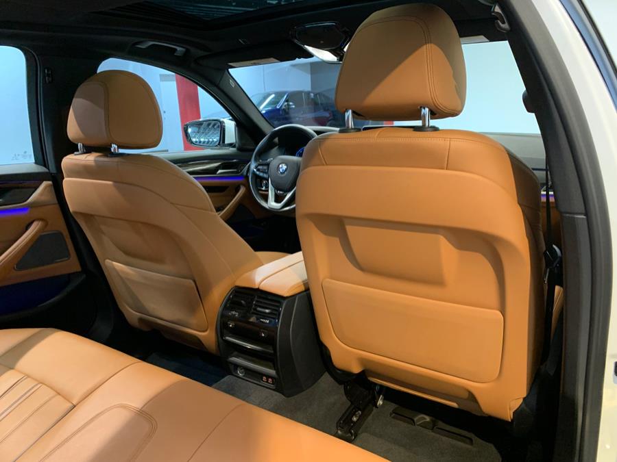2021 BMW 5-Series 540i xDrive Sedan photo