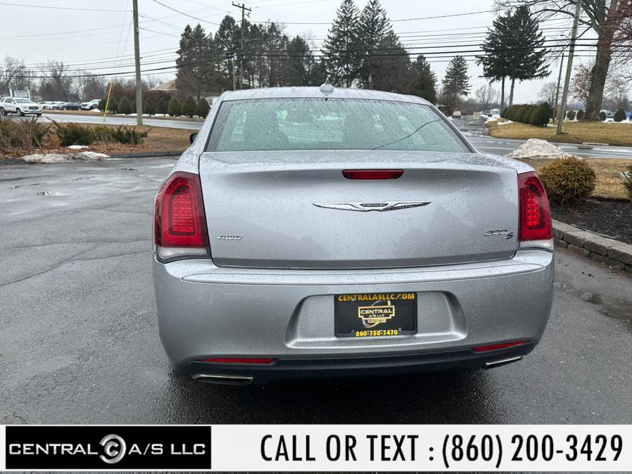 2015 Chrysler 300 4dr Sdn 300S AWD photo