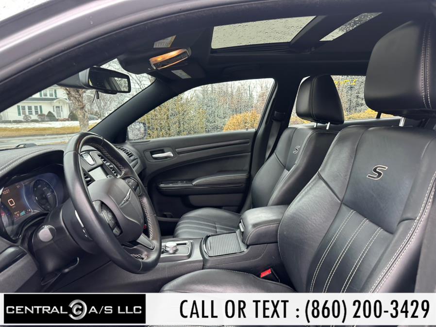 2015 Chrysler 300 4dr Sdn 300S AWD photo