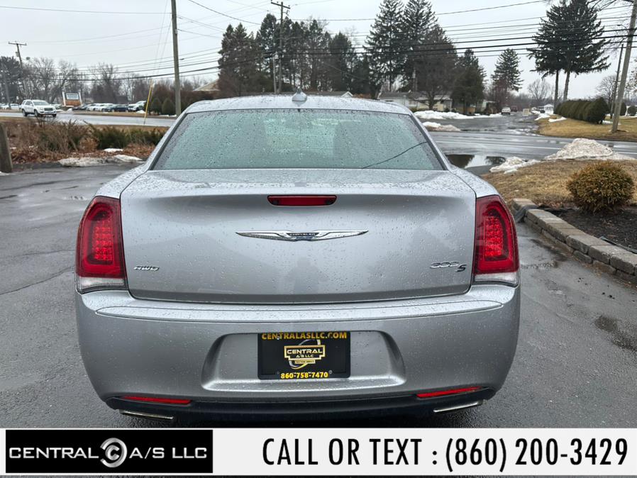 2015 Chrysler 300 4dr Sdn 300S AWD photo