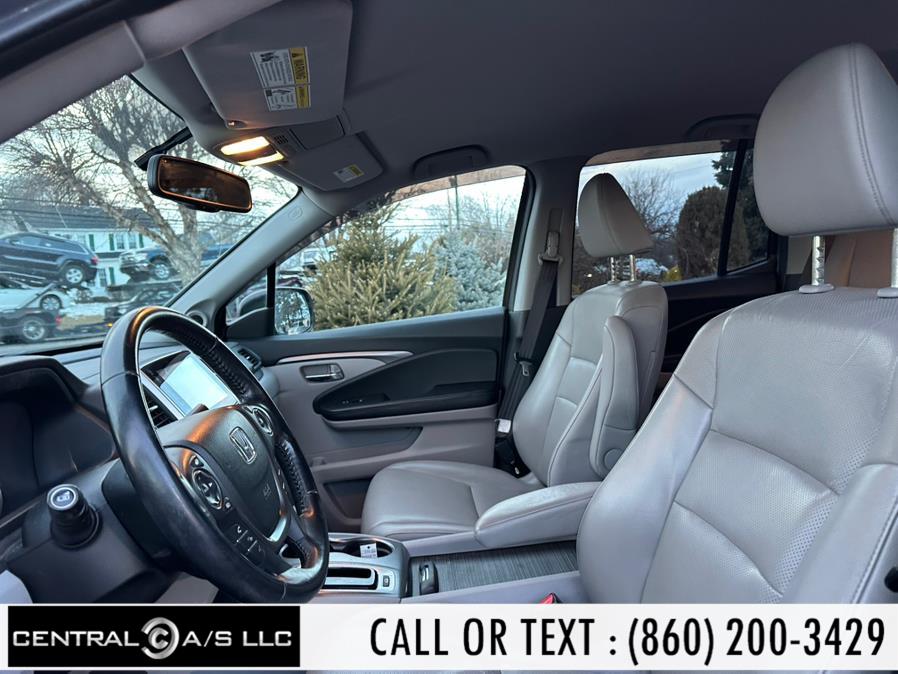 2017 Honda Ridgeline RTL-T 4x4 Crew Cab 5.3'' Bed photo