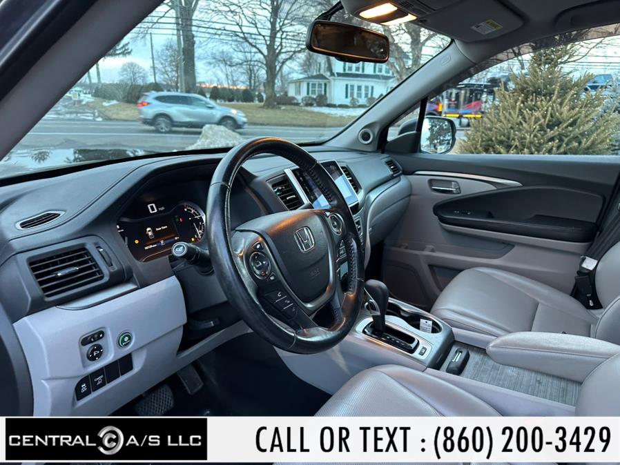 2017 Honda Ridgeline RTL-T 4x4 Crew Cab 5.3'' Bed photo