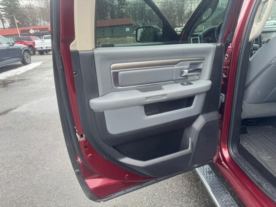 2017 RAM 1500 Big Horn 4x4 Crew Cab 5''7
