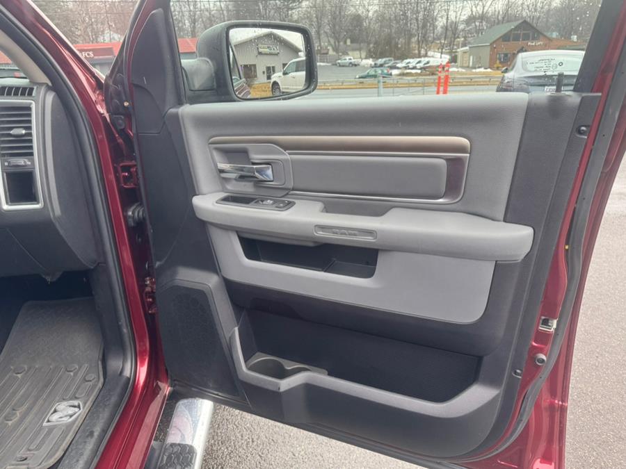 2017 RAM 1500 Big Horn 4x4 Crew Cab 5''7