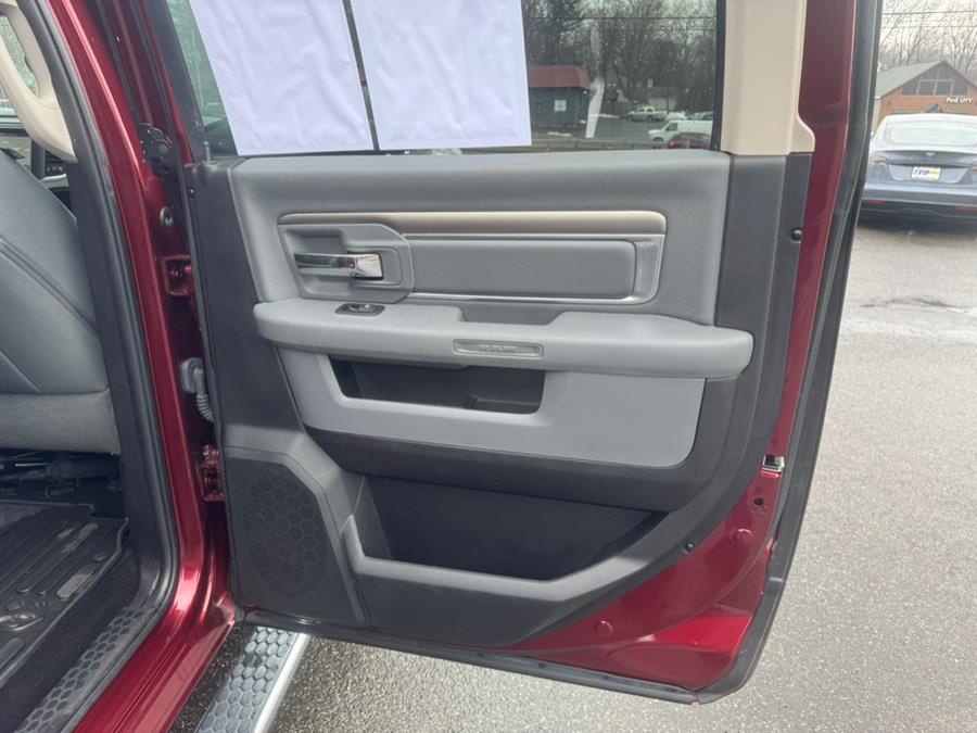 2017 RAM 1500 Big Horn 4x4 Crew Cab 5''7